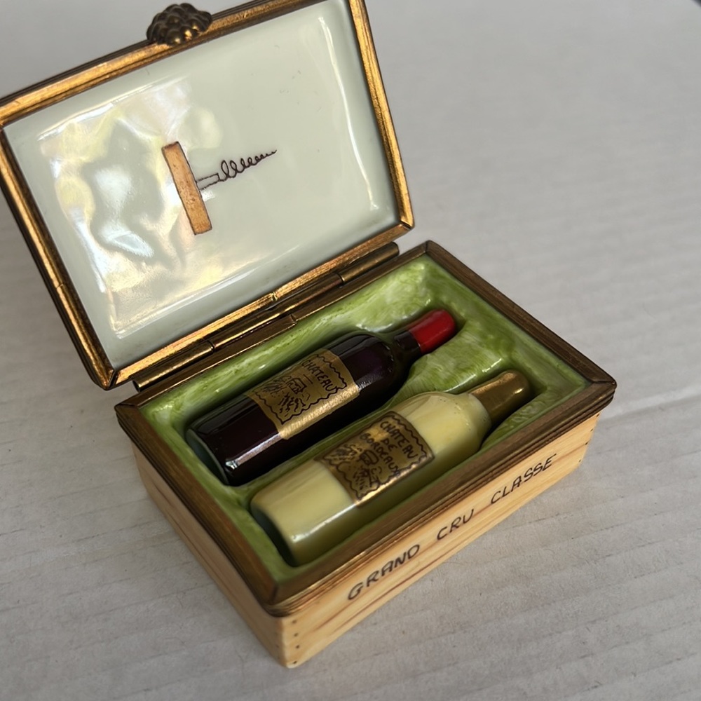 AUTHENTIC LIMOGES GRAND CRU BOX W A 2 BOTTLES